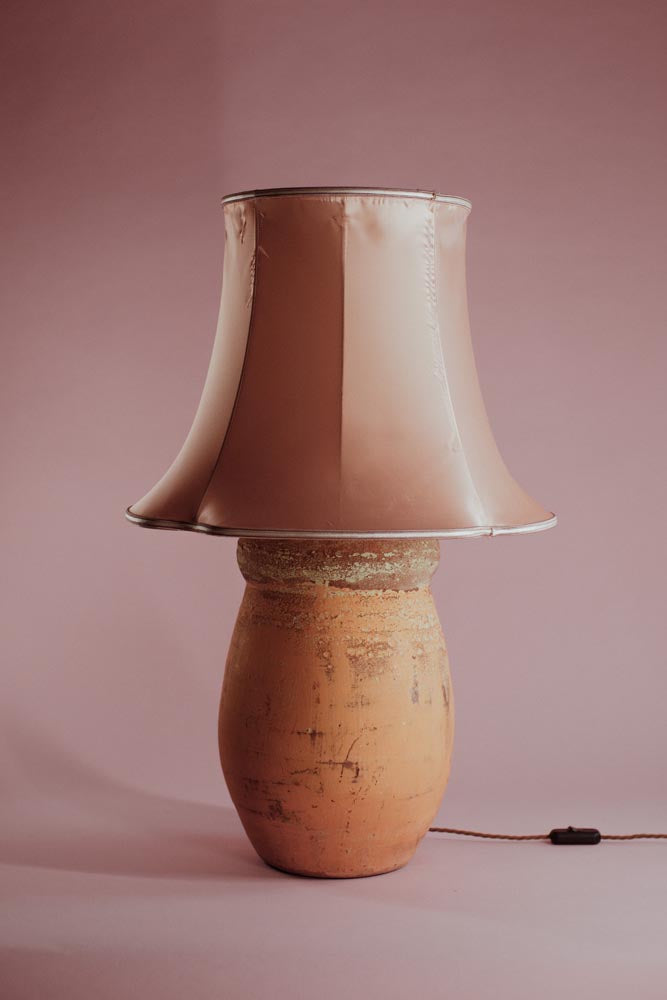 Distressed Chalk Table Lamp