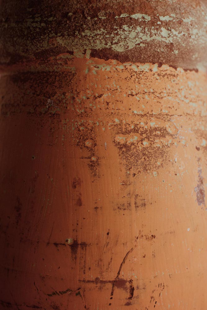 Distressed Chalk Table Lamp