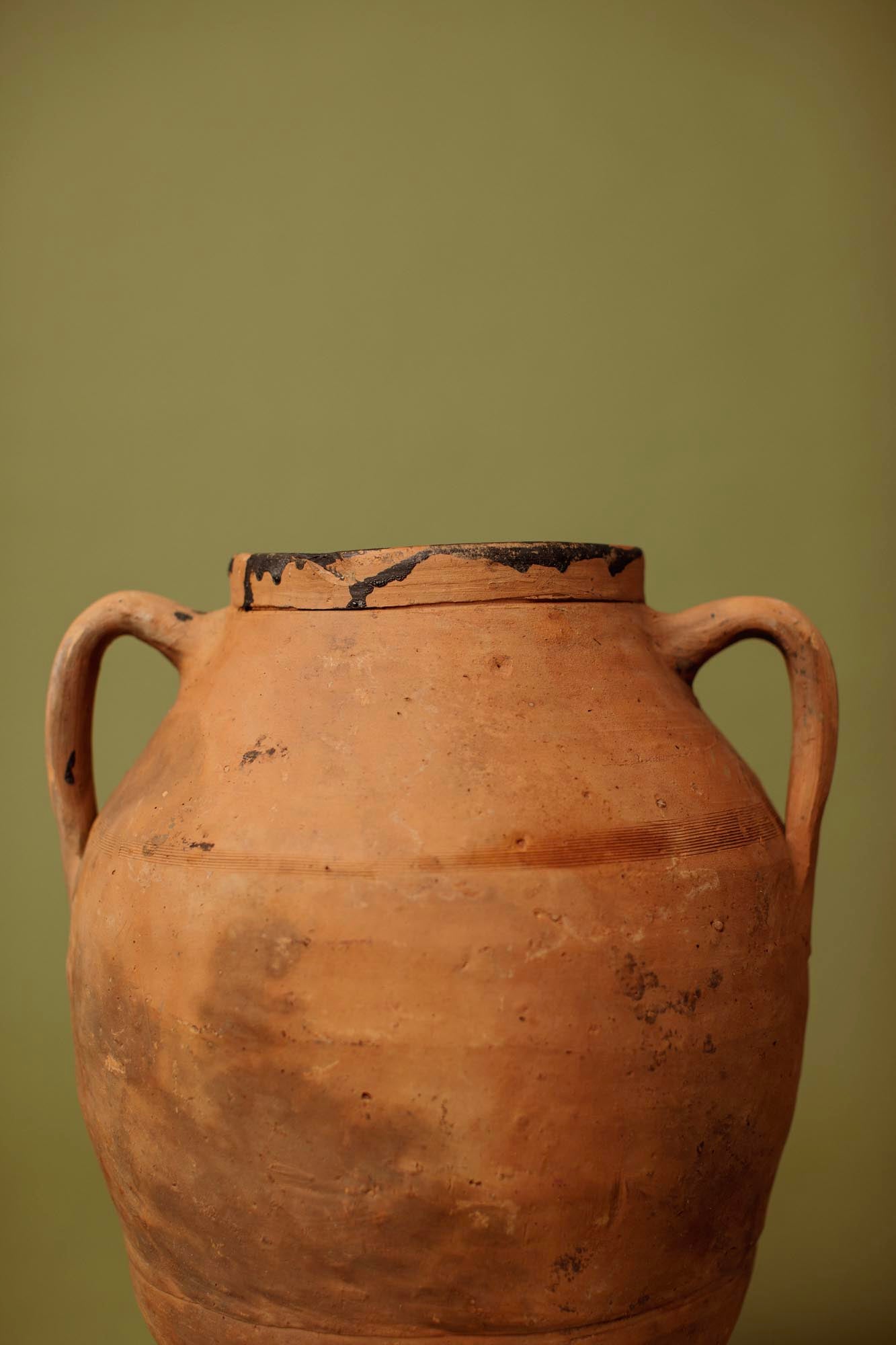 Black-Rim Terracotta Pot Lamp