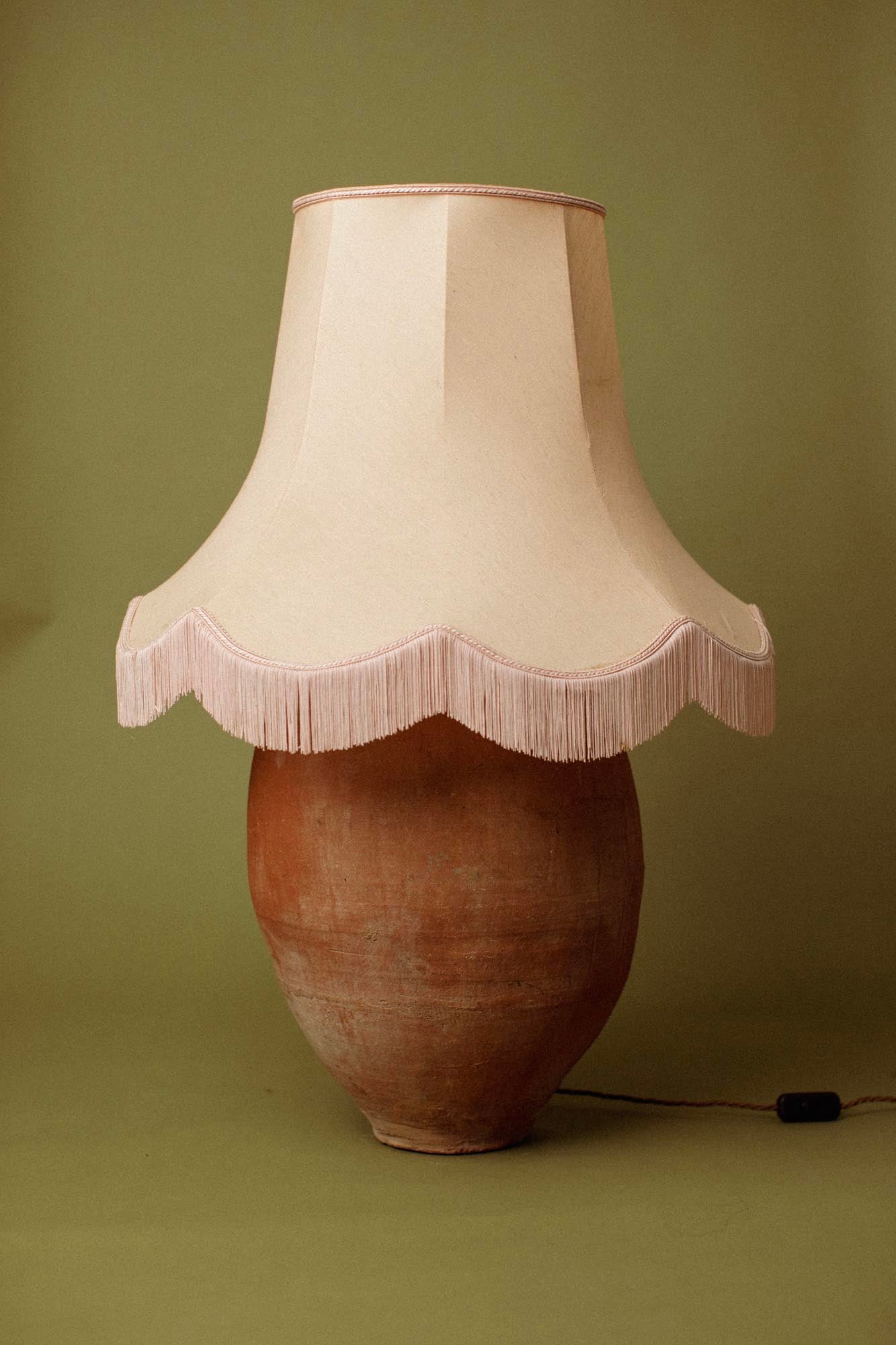 Earth-Red Terracotta Table Lamp