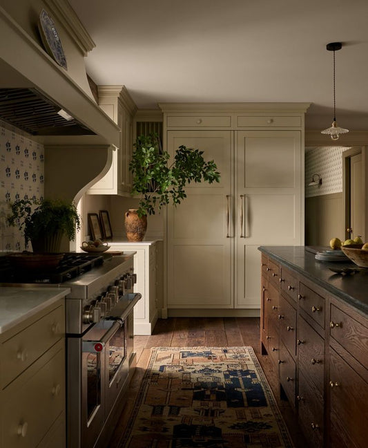 How to Style Vintage Pottery: Transform Your Kitchen with Timeless Charm