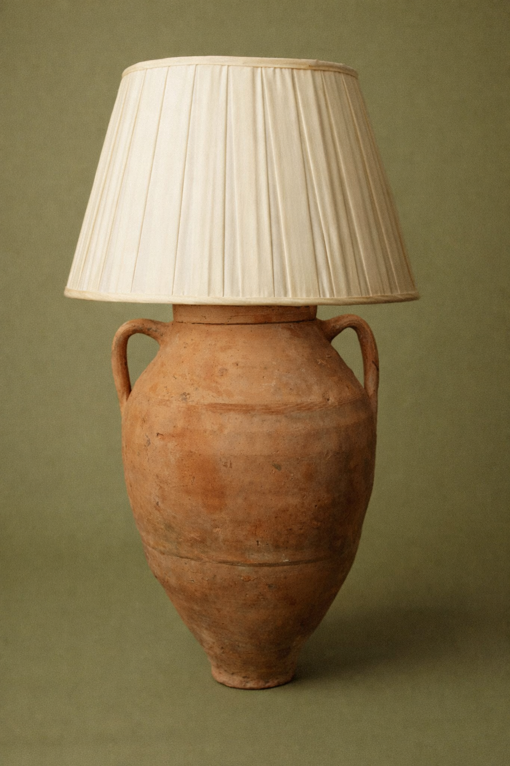 Black-Rim Terracotta Pot Lamp