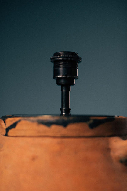Black-Rim Terracotta Pot Lamp