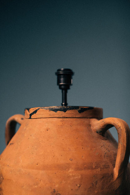 Black-Rim Terracotta Pot Lamp