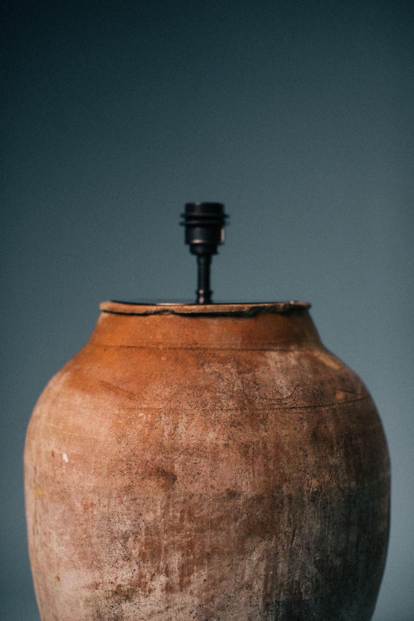 Weathered Clay Urn Table Lamp