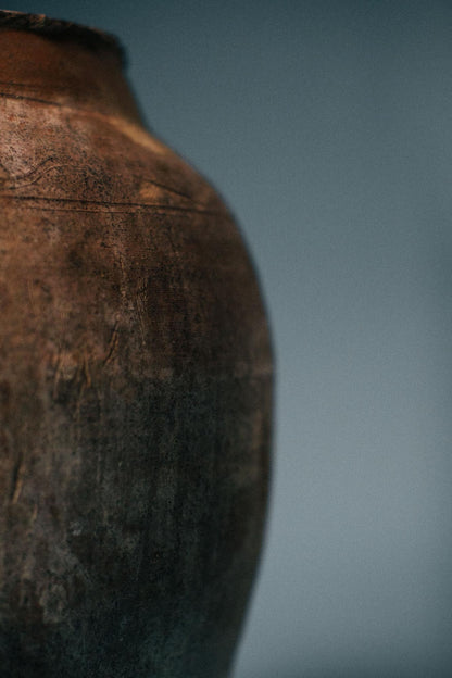 Weathered Clay Urn Table Lamp