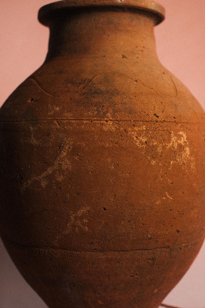 Sunbaked Curve Terracotta Lamp