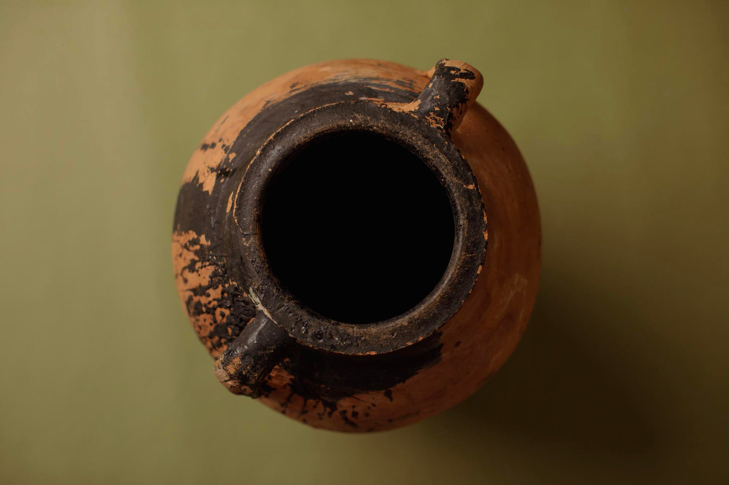 Blackened Glaze Olive Pot