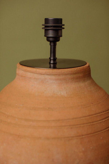 Earth-Red Terracotta Table Lamp