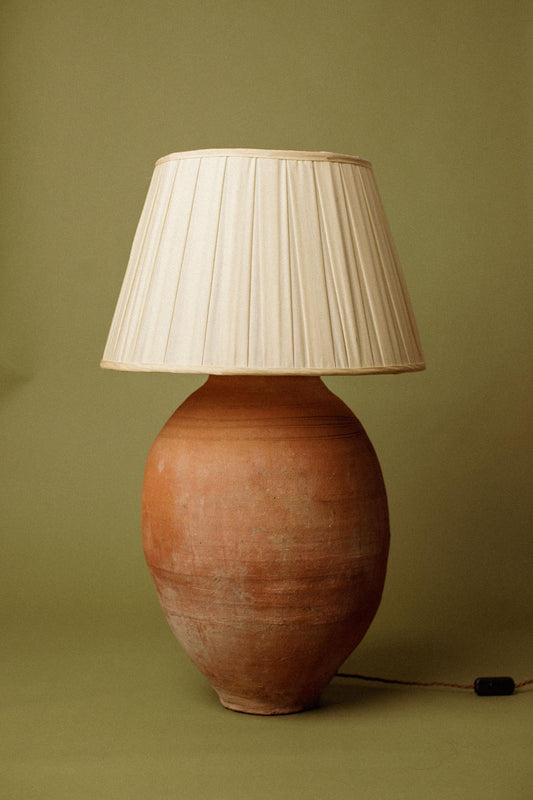 Earth-Red Terracotta Table Lamp